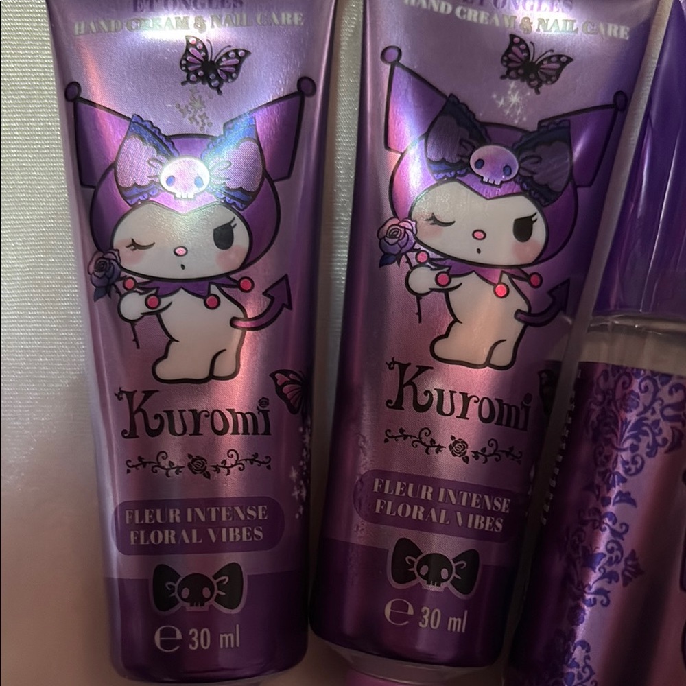 Hello Kitty Kids Bath & Skin Set - Red and Purple - Picture 7 of 8